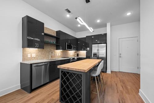 Modern Studio and 1BR Apartments in Charlottes Vibrant LoSo Neighborhood Modern Studio and 1BR Apartments in Charlottes Vibrant LoSo Neighborhood