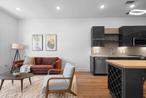 Modern Studio and 1BR Apartments in Charlottes Vibrant LoSo Neighborhood Modern Studio and 1BR Apartments in Charlottes Vibrant LoSo Neighborhood