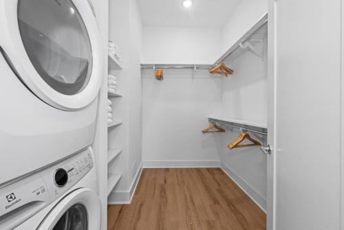 Modern Studio and 1BR Apartments in Charlottes Vibrant LoSo Neighborhood Modern Studio and 1BR Apartments in Charlottes Vibrant LoSo Neighborhood