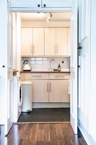 Gorgeous Notting Hill Victorian Studio - image 10