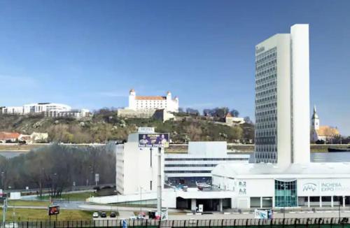 Spacious apartment with amazing castle view, Bratislava (fotografie 2)