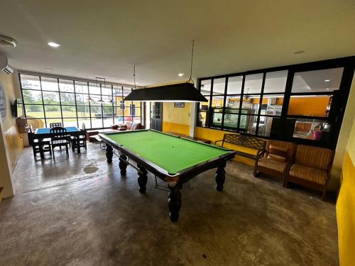 บ้านพูลวิลล่าหัวหิน Hua Hin Soccer Pool Party near Hua Hin Sam Phan Nam Floating Market