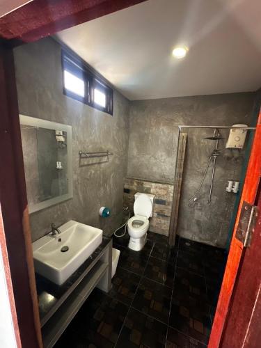 บ้านพูลวิลล่าหัวหิน Hua Hin Soccer Pool Party near Hua Hin Sam Phan Nam Floating Market