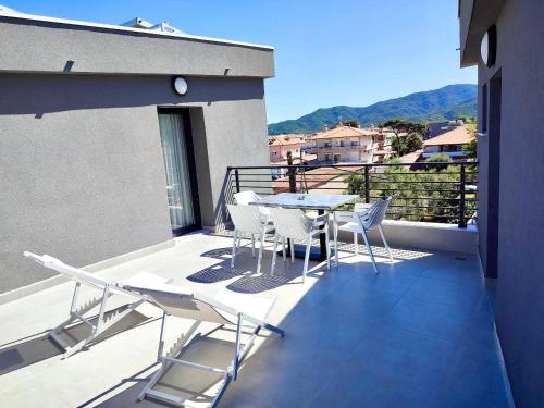 Four Shades Luxury Suites 5