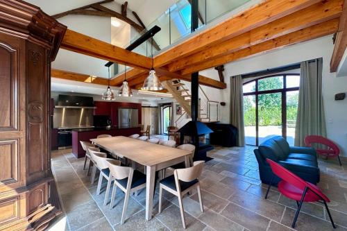 Grange d'Antan -JacuzziPiscineClim -Cuzance gîte à louer Bournissard