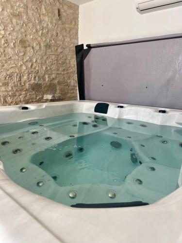 Grange d'Antan -JacuzziPiscineClim -Cuzance in Cuzance