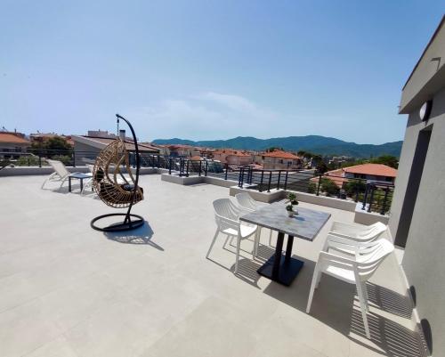 Four Shades Luxury Suites 4