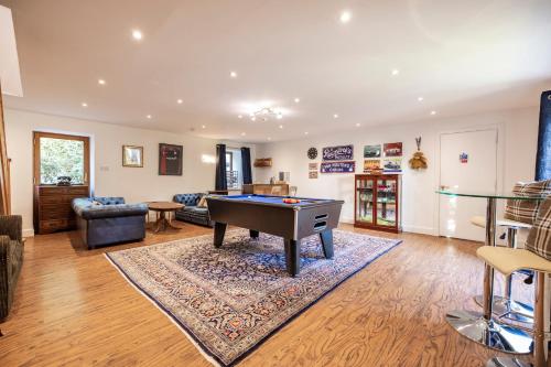 Szórakozási lehetőségek, Stunning Country House - Cinema, Games Room & Hot Tub in Chapel of Garioch