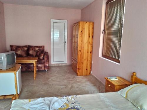 Guest House Diamant - image 8