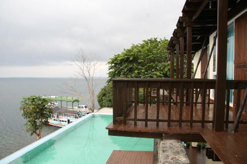 Swimming pool, Tiara Bunga Hotel & Villa in Balige