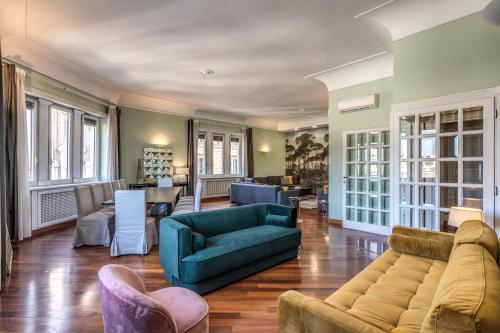  DowntownSRL - Imperial Panorama Penthouse in Rom