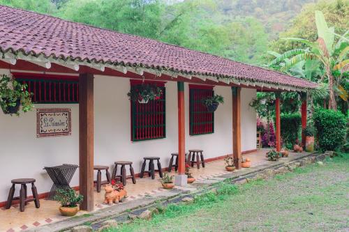 4 bedrooms, 6 beds
