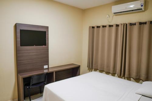 1 king bed, 1 twin bed