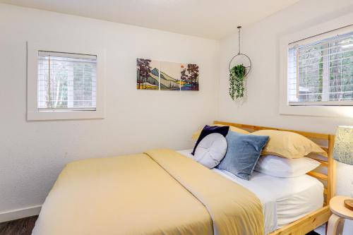 Pet-Friendly Riverfront Cabin with Hot Tub