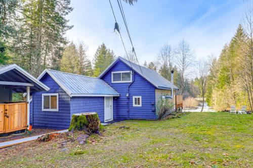 Pet-Friendly Riverfront Cabin with Hot Tub