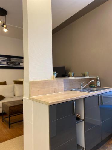 Konyha, Château, poteries, vins et randonnées (Chateau, poteries, vins et randonnees) in Saint-Amand-en-Puisaye