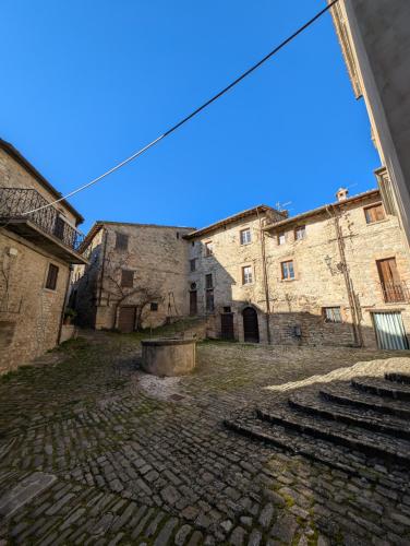 Casa in Borgo Medievale in Toscana in Сестіно