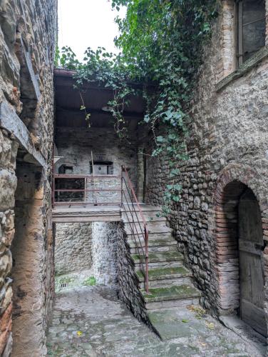 Casa in Borgo Medievale in Toscana in Сестіно