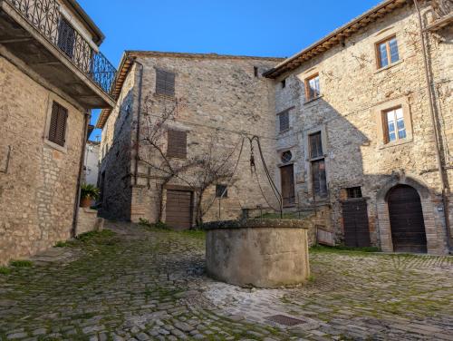 Casa in Borgo Medievale in Toscana in Сестіно