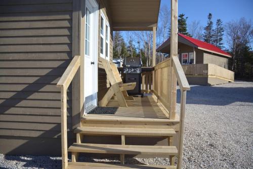 A szálláshely kívülről, Gros Morne Tiny Chalets in Rocky Harbour (NL)