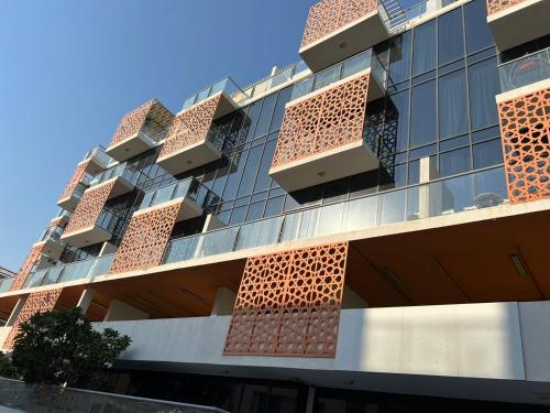 Jumeirah Village Circle JVC One bedroom Luxurious Apartment, Дубай (фото 10)