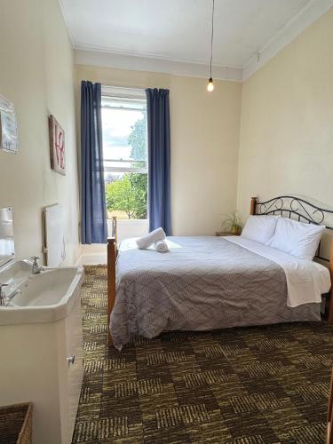 1 queen bed