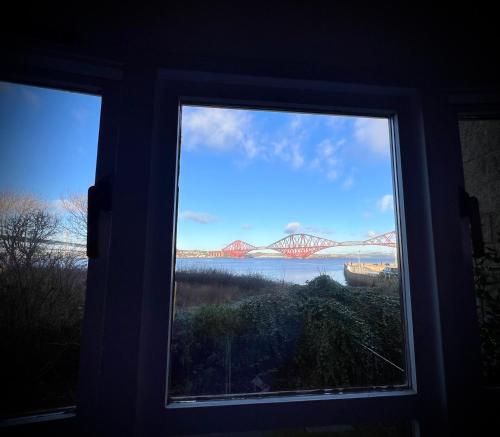 3 Bedroom harbourside apartment, Queensferry, 10 miles from Edinburgh in Queensferry