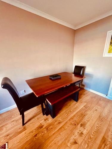 3 Bedroom harbourside apartment, Queensferry, 10 miles from Edinburgh in Queensferry