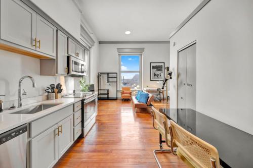 Bright and Modern Studio in Louisville # 402 in Louisville, USA