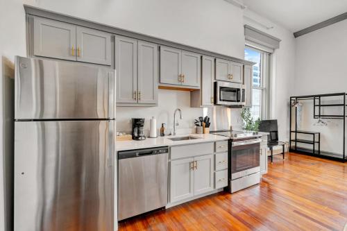Bright and Modern Studio in Louisville # 402 in Louisville, USA