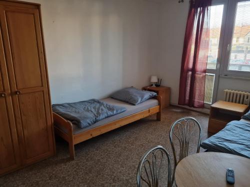 2 twin beds