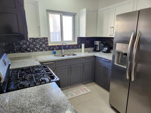 Ideal getaway within Oceanpointe gated community, never shared accommodation in 銅木 - 盧西亞