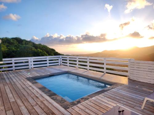 Villa with pool and panoramic view Villa with pool and panoramic view