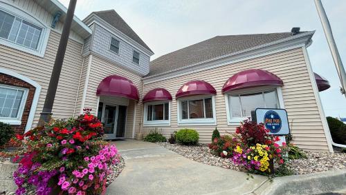 Magnuson Grand Pioneer Inn and Suites in Escanaba, USA
