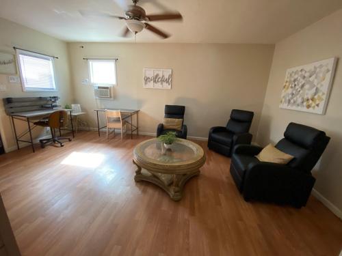 WHOLE Family - Barrette in Old North Sacramento