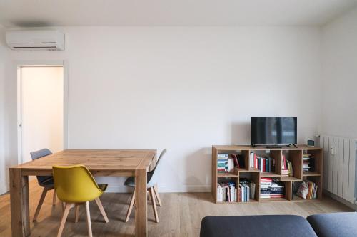 Modern Deluxe 2 Suites Apartment - 15min Colosseum & Metro 5min - AC, Wifi, Rome (photo 4)