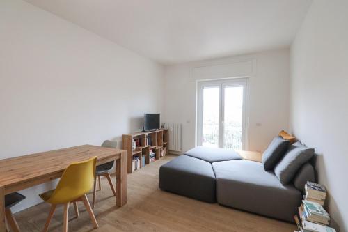 Modern Deluxe 2 Suites Apartment - 15min Colosseum & Metro 5min - AC, Wifi, Rome (photo 10)