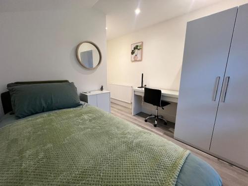 Modern 2 Bed Flat Modern 2 Bed Flat