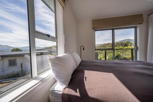 Coastal Outlook - Akaroa Holiday Home