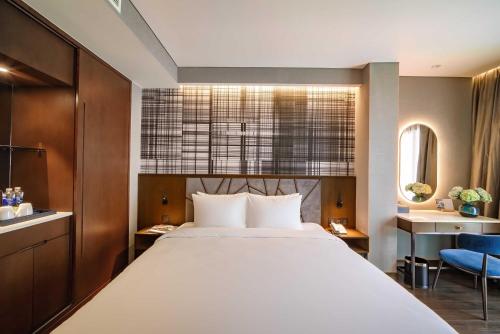 Double room, deluxe, shower