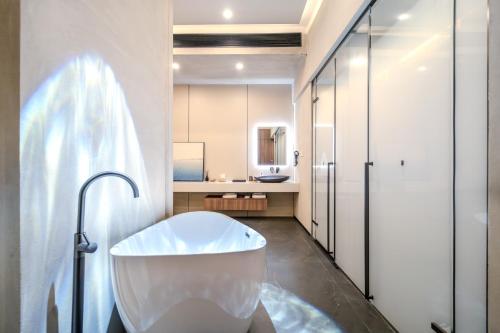 Facilities, Xiyou Hotel (Xi'an City Wall) near Daming Palace Site Park