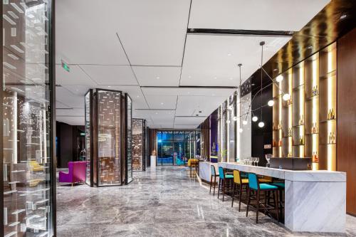 Előcsarnok, Hampton by Hilton Zhangjiajie Tianmen Mountain -Situated opposite the Tianmen Mountain Cable Car Sta in Yongding