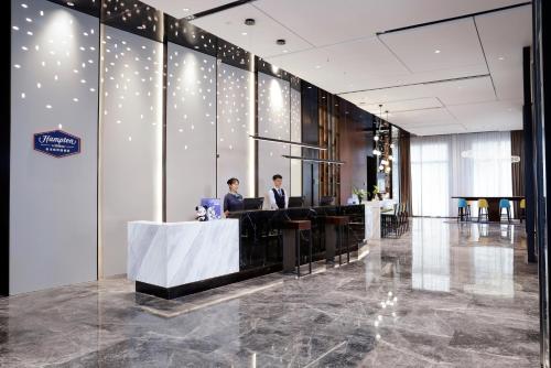 Előcsarnok, Hampton by Hilton Zhangjiajie Tianmen Mountain -Situated opposite the Tianmen Mountain Cable Car Sta in Yongding