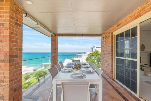 Stanwell Park Escape - Sprawling Beachfront Living