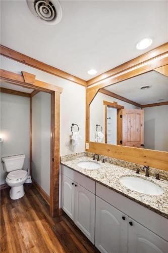 Fam Friendly - 2BR Condo - POOL Fitness Ctr MORE - image 13