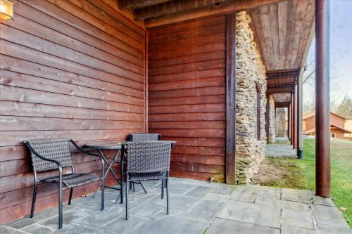 Fam Friendly - 2BR Condo - POOL Fitness Ctr MORE - image 7