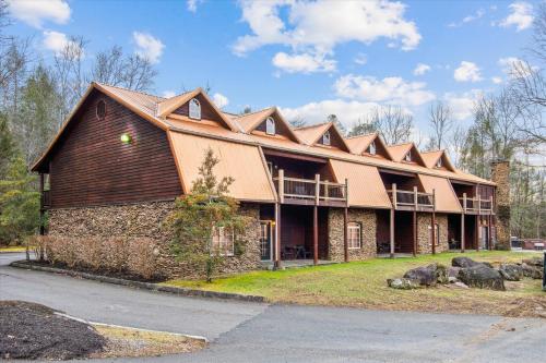 Fam Friendly - 2BR Condo - POOL Fitness Ctr - image 4