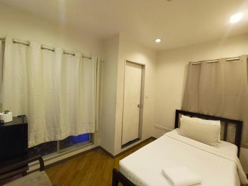 Vinary Hotel Sukhumvit - image 3
