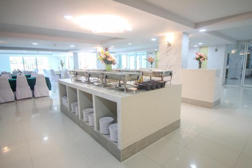 Convenient Grand Plus Hotel Suvarnabhumi - 식음료(F&B)