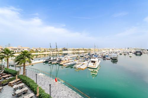 Silkhaus Vacation Homes Sea View Studio in Palm Jumeirah - image 7